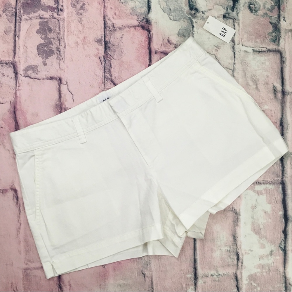 Gap 3” Mid Rise City Shorts